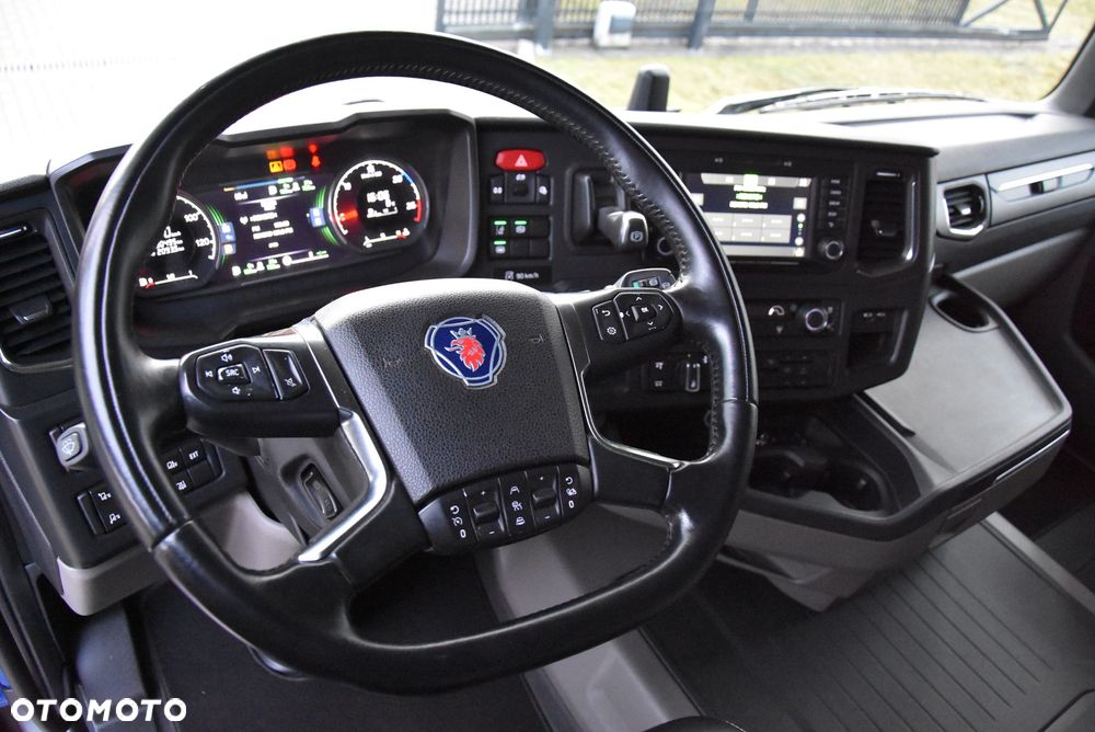 Scania R450 3-OSIOWA / OŚ SKRĘTNA / FIRANA 8.2M / 20 EUROPALET/ NAVI / SKÓRY / RETARDER / KLIMA POSTOJOWA / CAŁA NA PODUSZKACH / WINDA DHOLLANDIA/ AUTOMAT / STAN IDEALNY !! - 31
