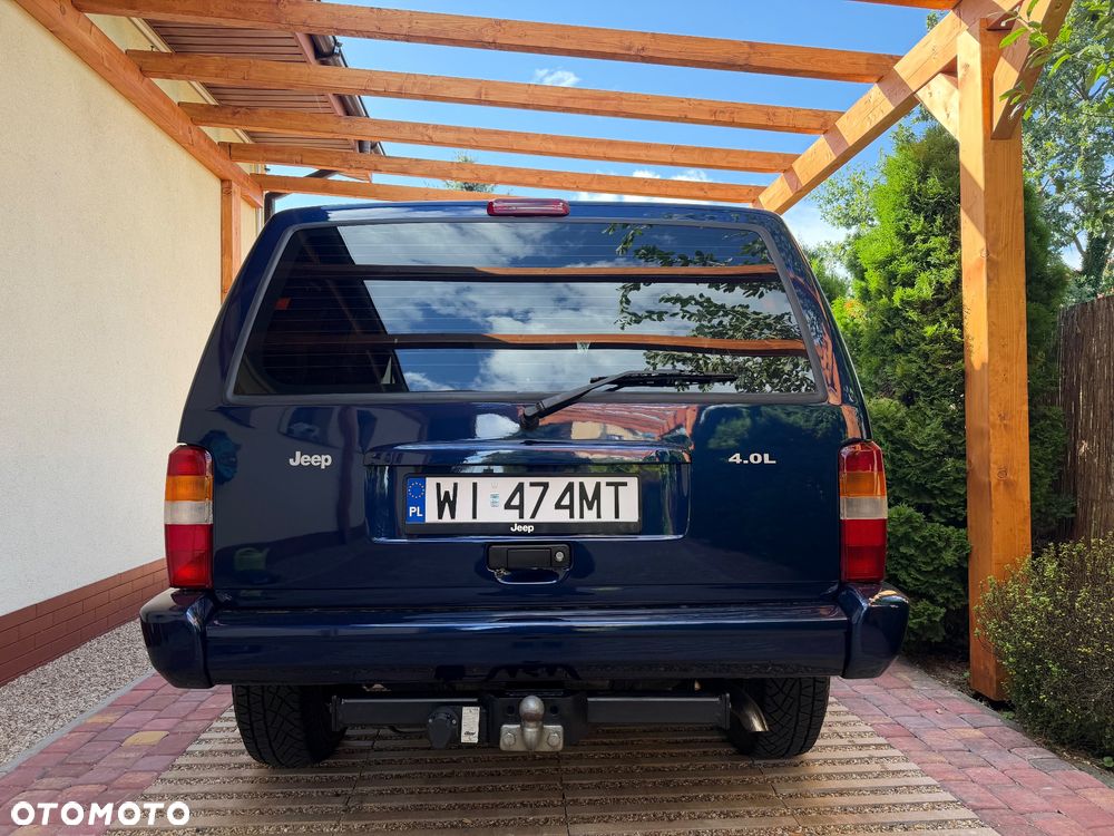 Jeep Cherokee - 11