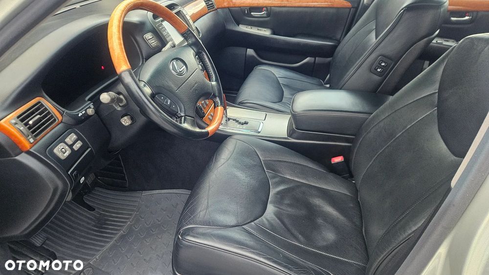 Lexus LS Standard - 13