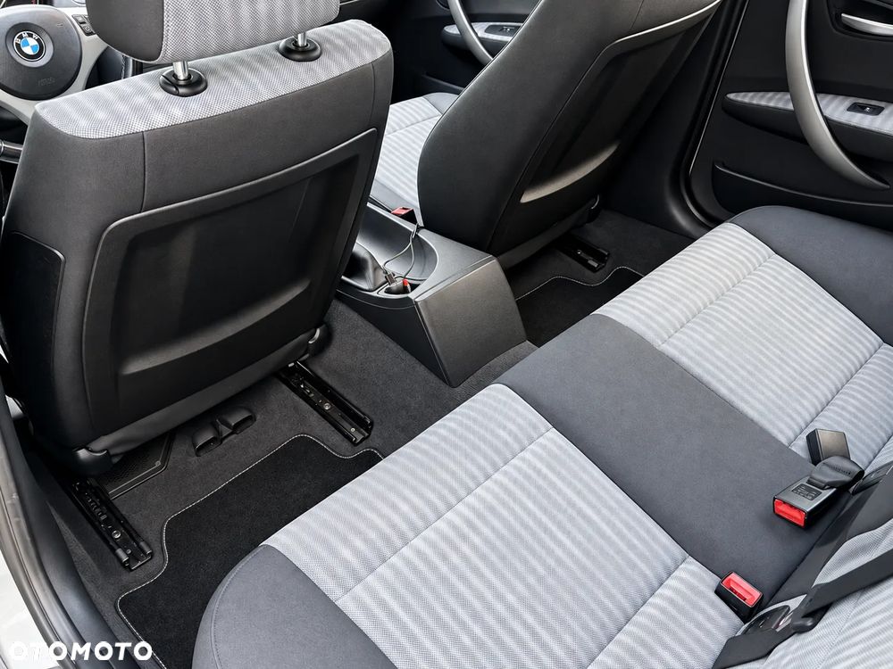 BMW Seria 1 116i - 21