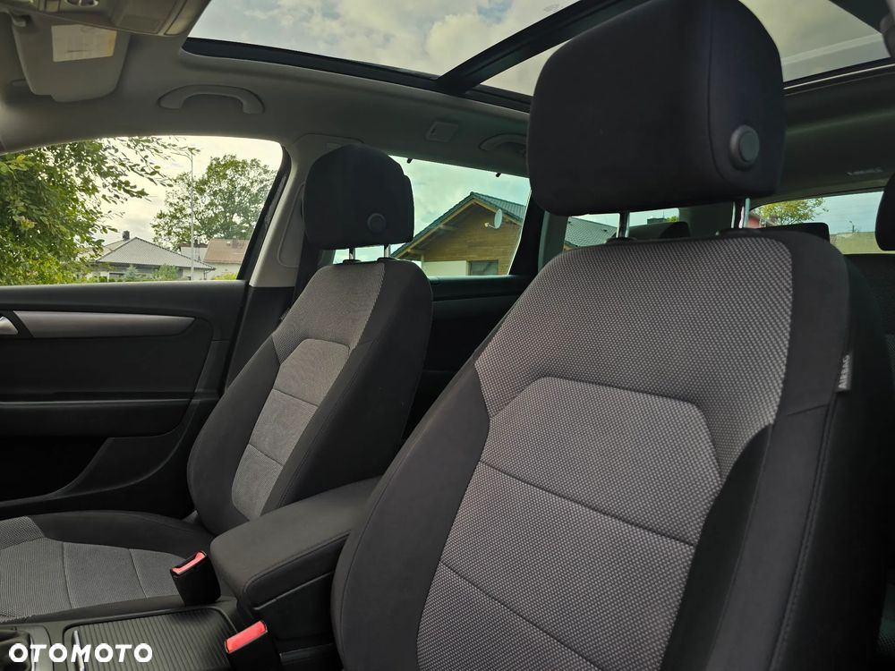 Volkswagen Passat - 15