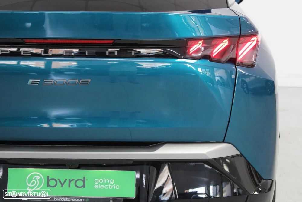 Peugeot E-3008 73 kWh GT - 8