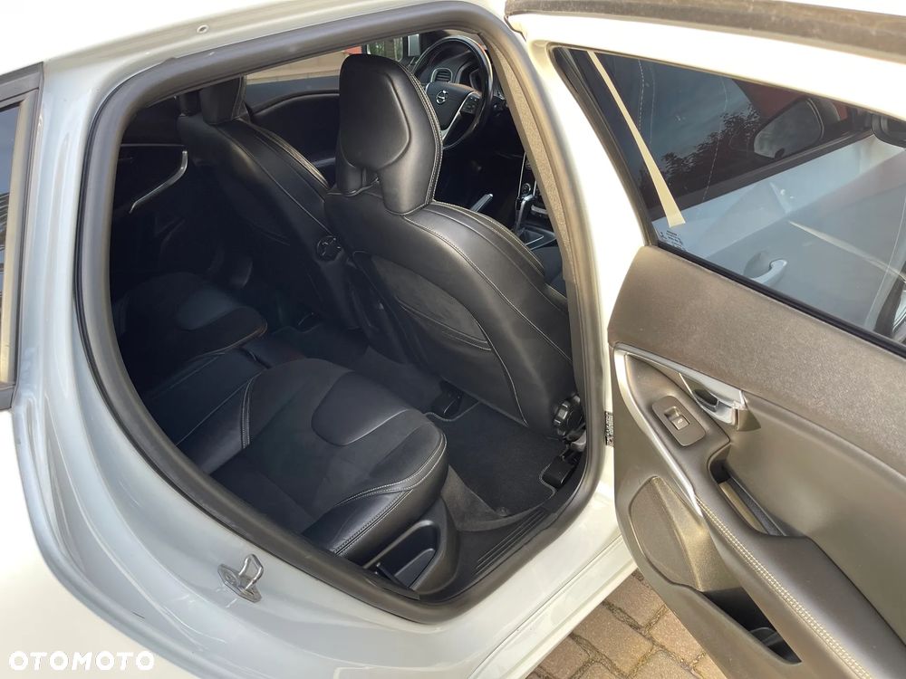 Volvo V40 T3 Drive-E R-Design Kinetic - 13