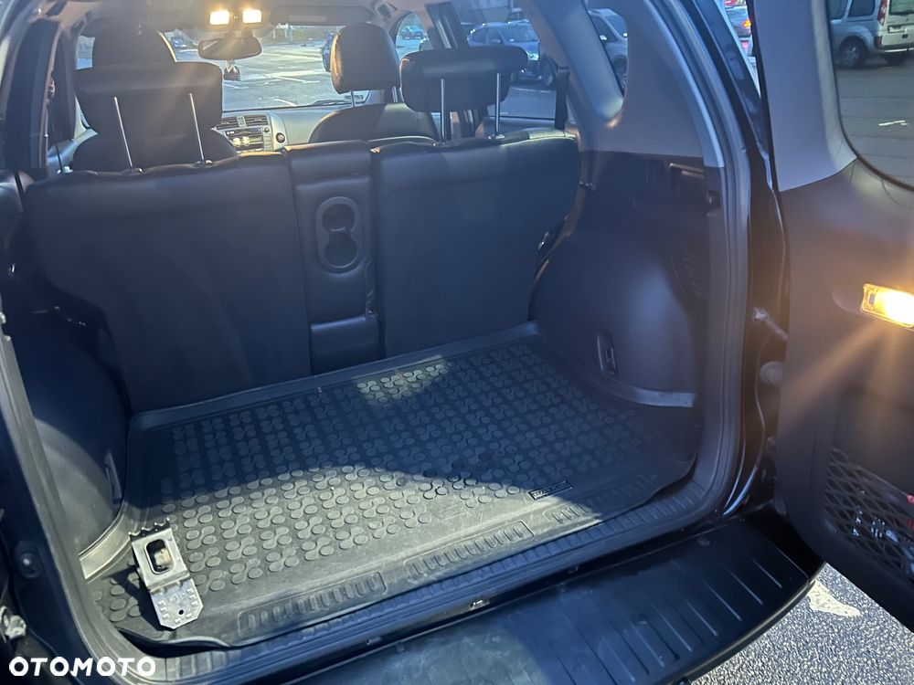 Toyota RAV4 2.2 D-CAT Premium - 10