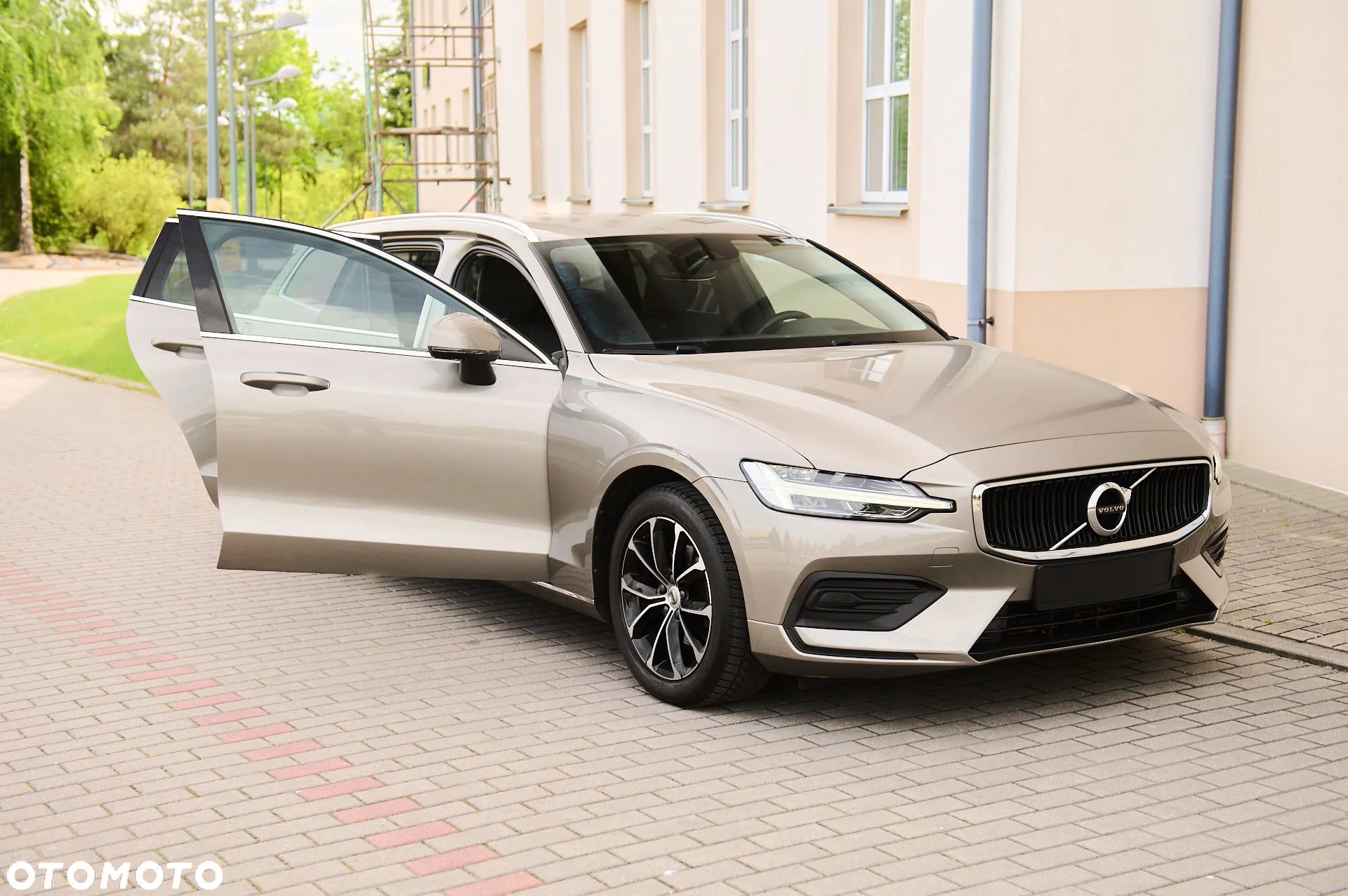 Volvo V60 D3 Momentum Pro - 17