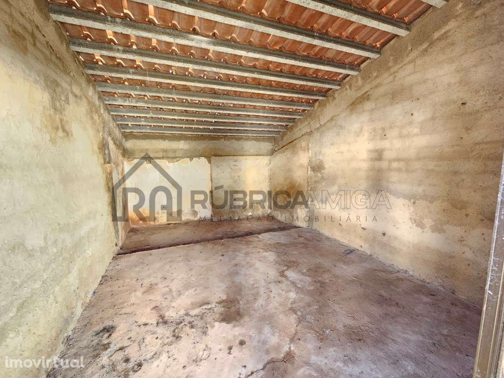 Casa por recuperar no interior do Concelho de Loulé - Grande imagem: 4/13