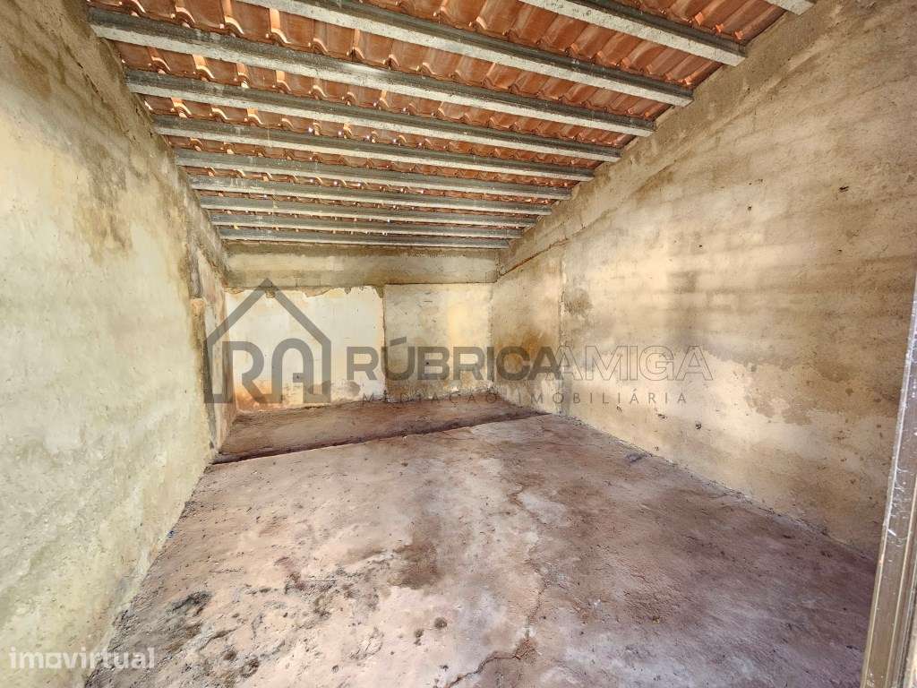 Casa por recuperar no interior do Concelho de Loulé - Grande imagem: 4/13