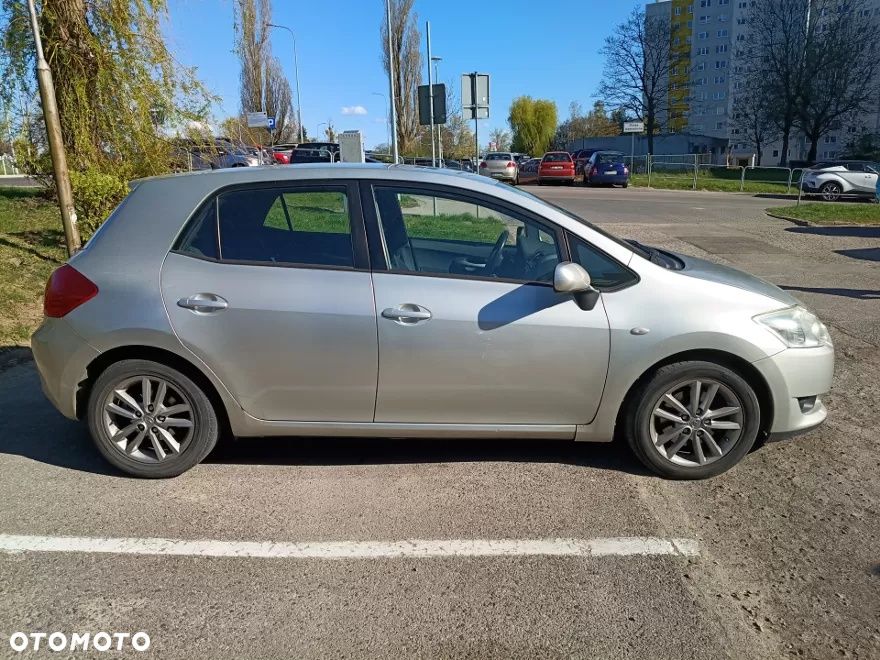 Toyota Auris - 2