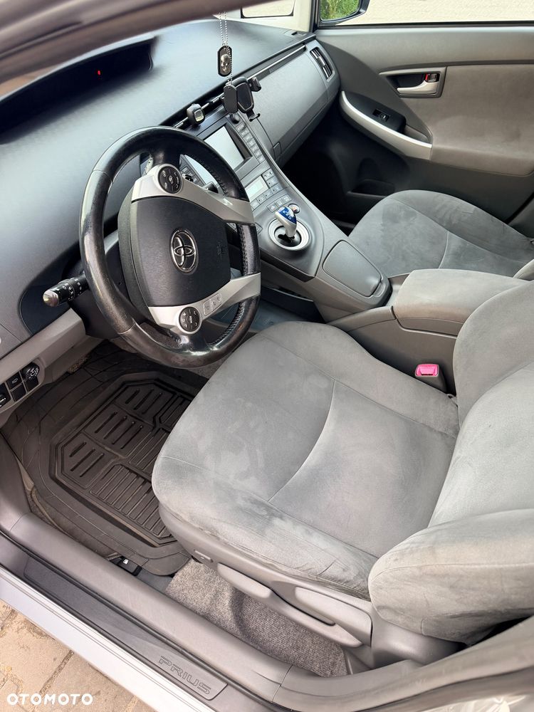 Toyota Prius 1.8 HSD Prestige - 12