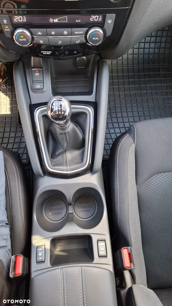 Nissan Qashqai 1.3 DIG-T N-Connecta - 15