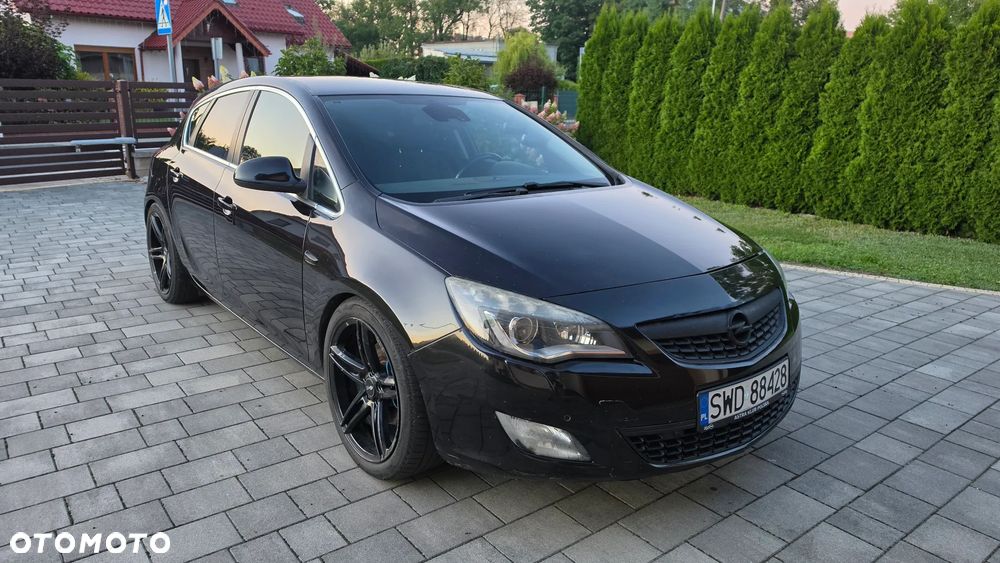 Opel Astra 1.6 Turbo - 1