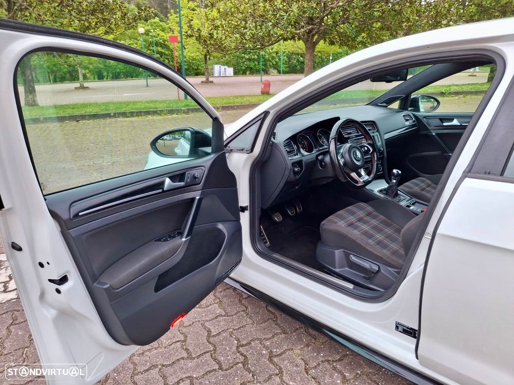 VW Golf GTI Performance BlueMotion - 10