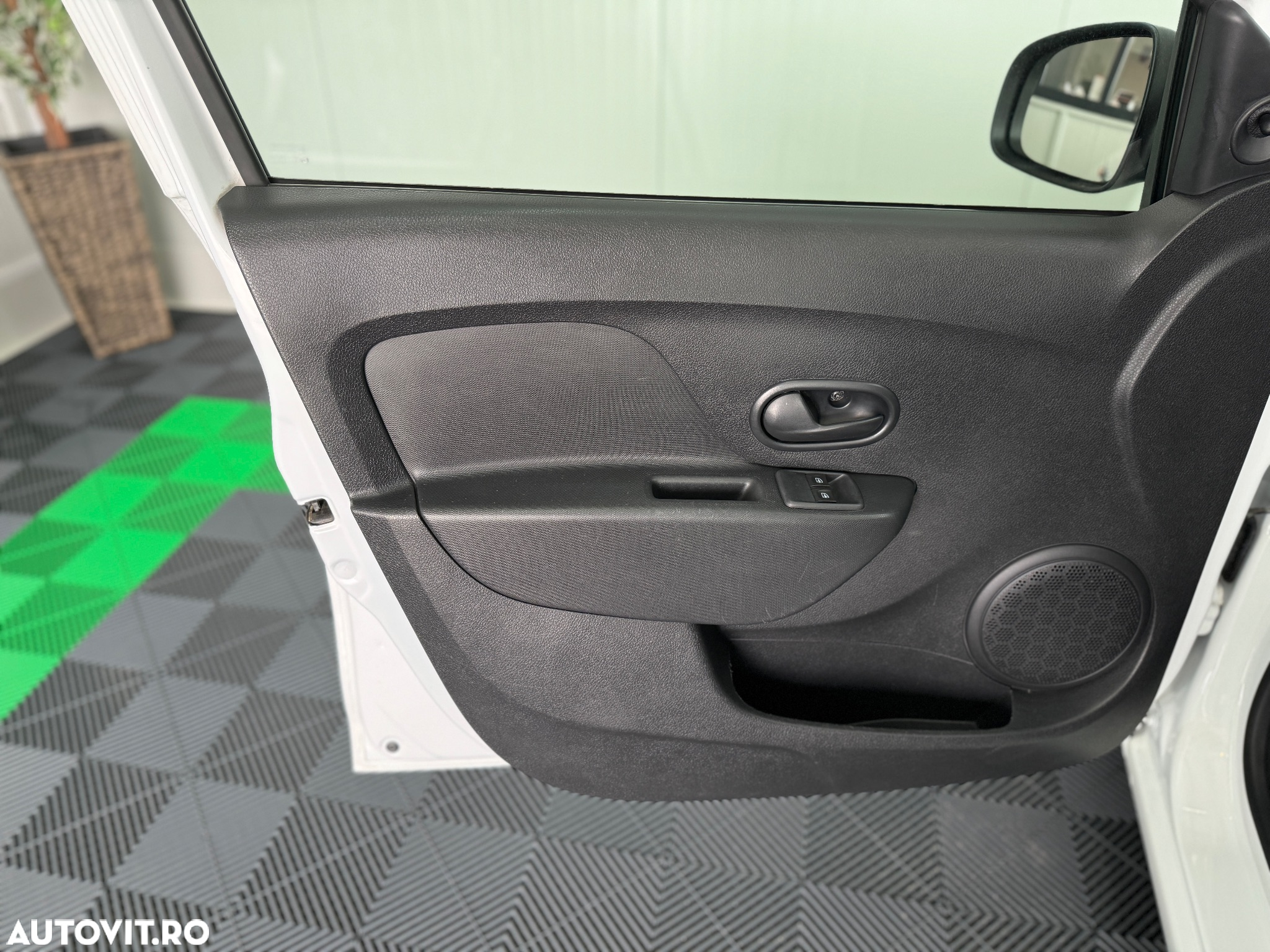 Dacia Logan - 12