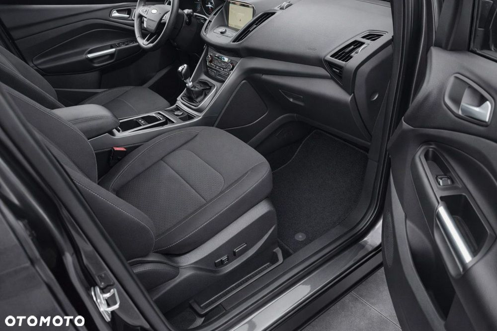 Ford Kuga - 9