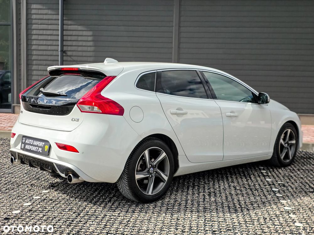 Volvo V40 D3 Geartronic R Design - 4