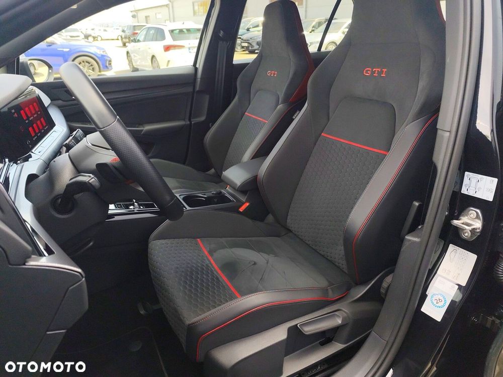 Volkswagen Golf - 11