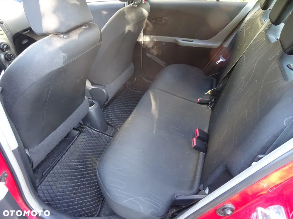 Toyota Yaris - 7