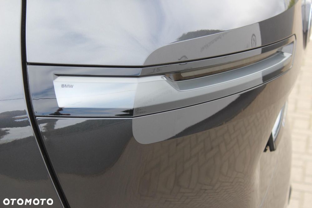 BMW iX - 19