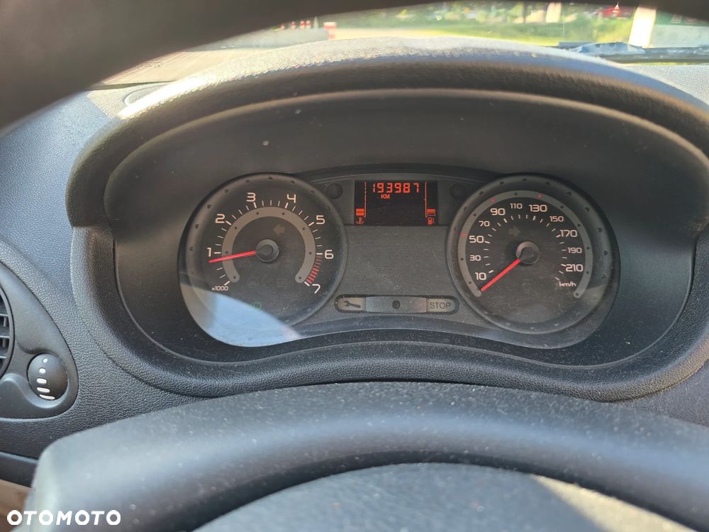 Renault Clio 1.4 16V Dynamique - 15