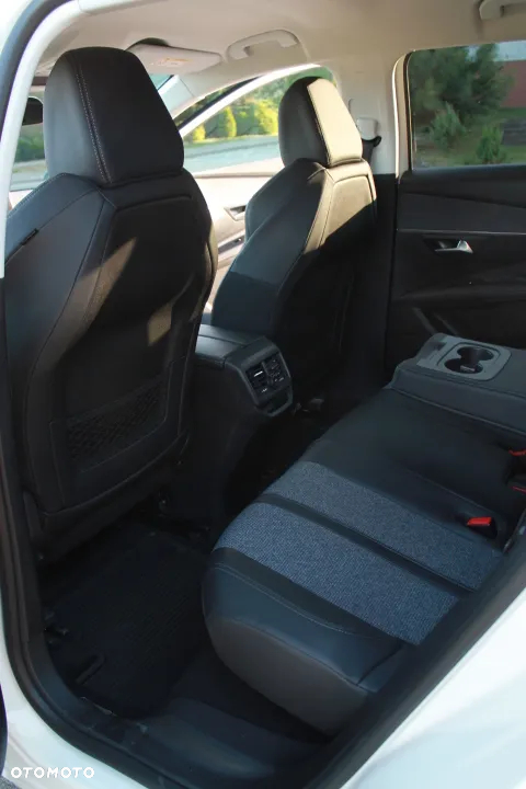 Peugeot 3008 1.2 PureTech GPF Allure S&S EAT8 - 22