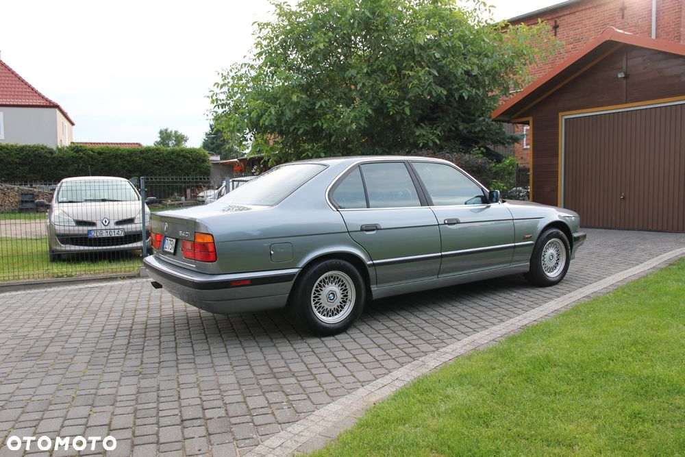 BMW Seria 5 540i - 6