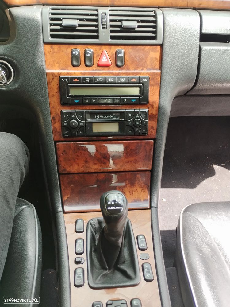 Mercedes-Benz E 200 Kompressor Classic - 18