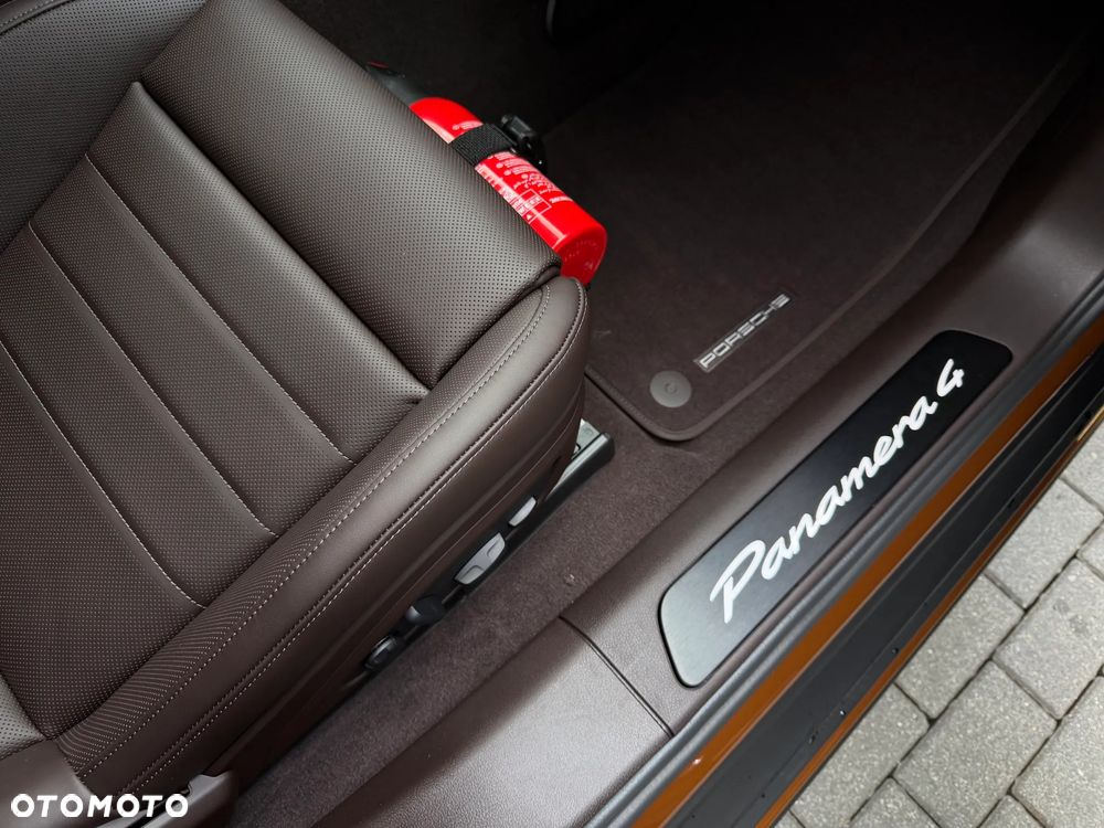 Porsche Panamera 4 - 18