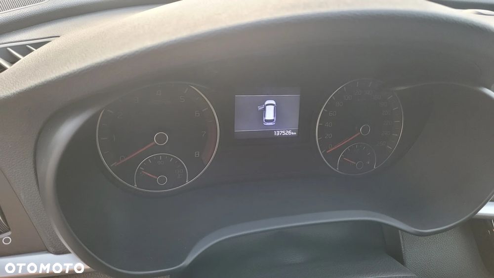 Kia Optima 2.0 M - 11