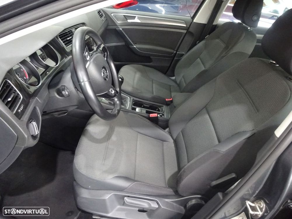 VW Golf Variant 1.6 TDi Confortline - 11