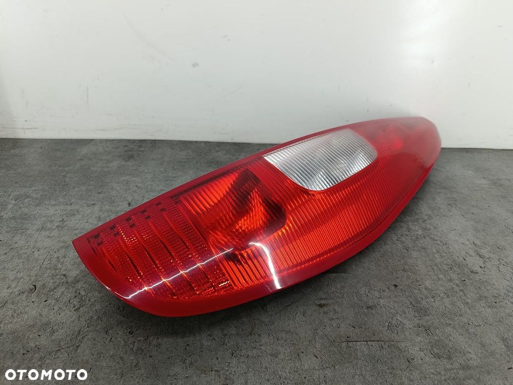 LAMPA TYLNA PRAWA MITSUBISHI COLT VI MR957374 - 3