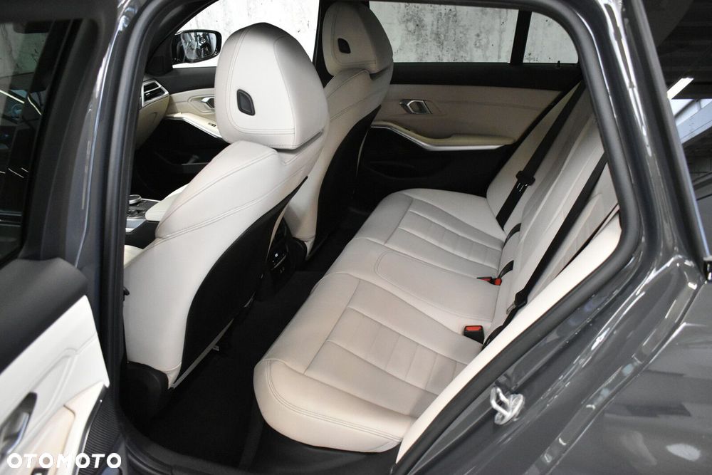 BMW Seria 3 - 20
