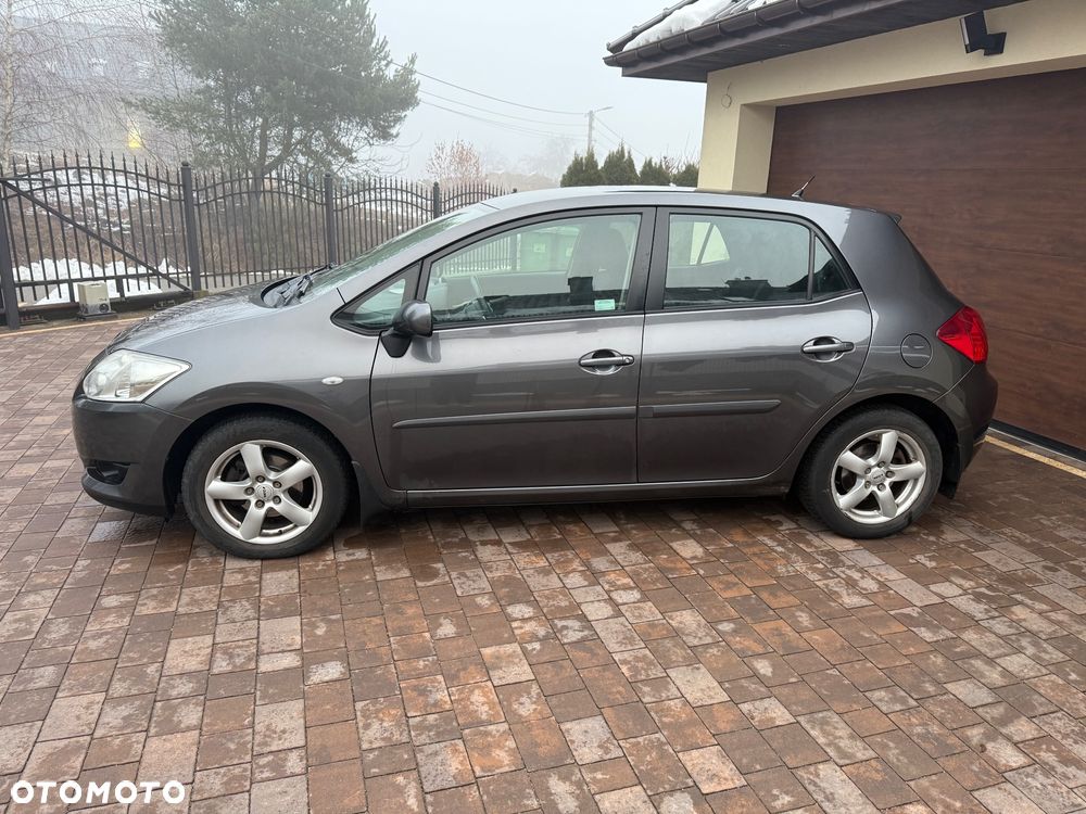 Toyota Auris 1.6 VVT-i Premium - 2