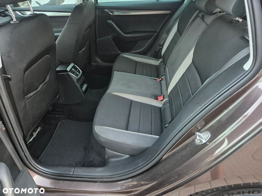 Skoda Octavia 1.6 TDI Edition DSG - 13
