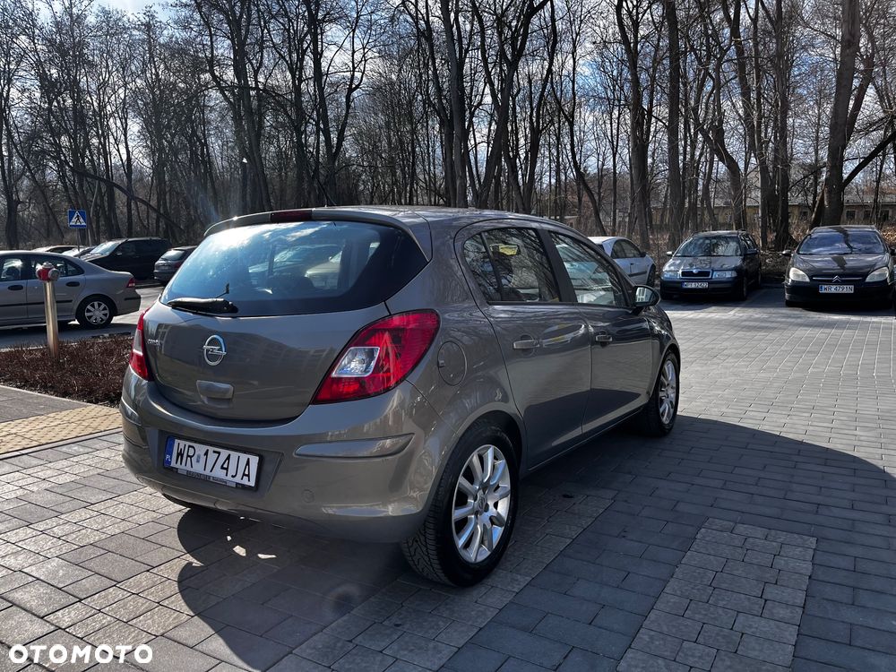 Opel Corsa 1.2 16V Cosmo - 3