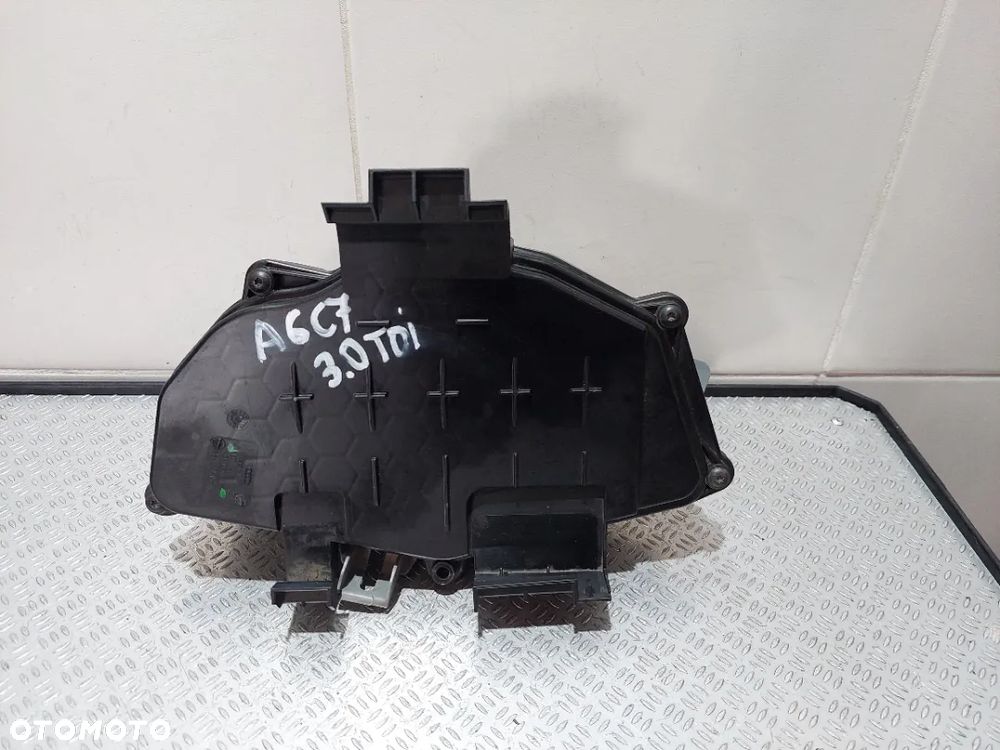 OBUDOWA SKRZYNKA BEZPIECZNIKÓW AUDI A6 C7 3,0 TDI R2012 NR 4G1907613A