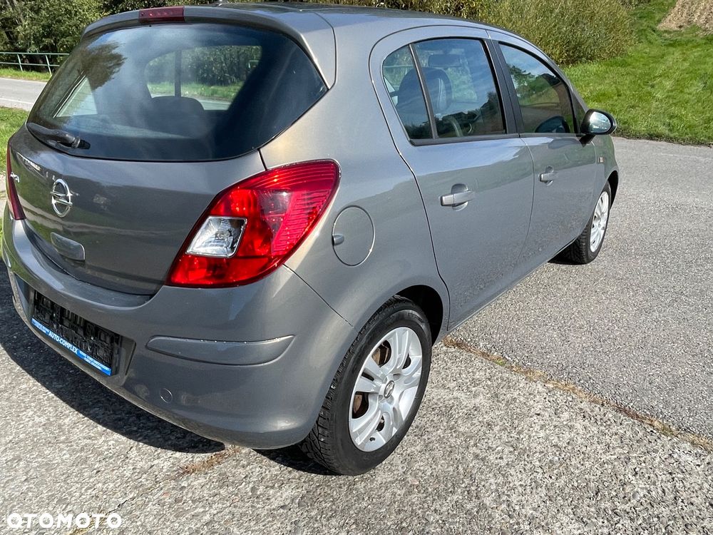 Opel Corsa 2014 photo 2