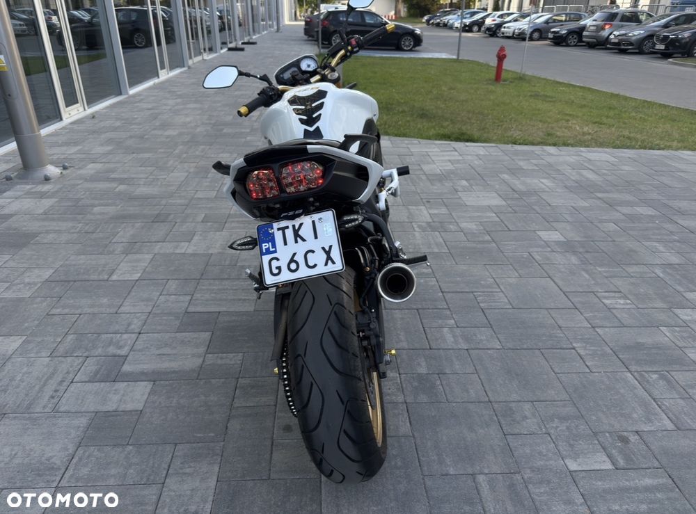 Yamaha FZ8 - 9