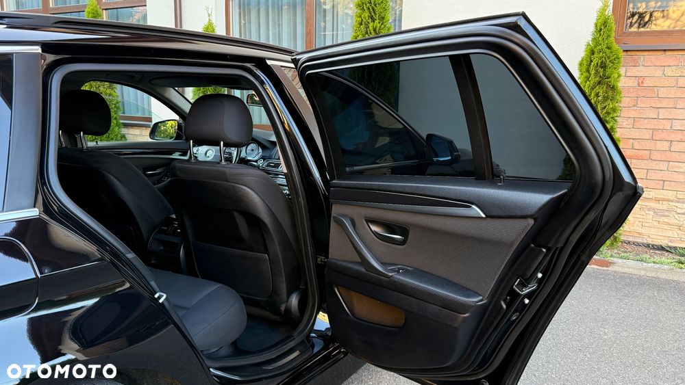 BMW Seria 5 525d Touring Modern Line - 21