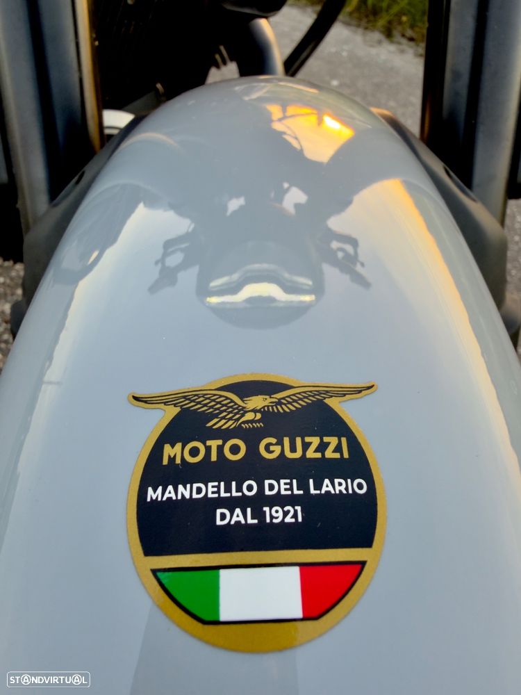 Moto Guzzi V7 Sport - 11