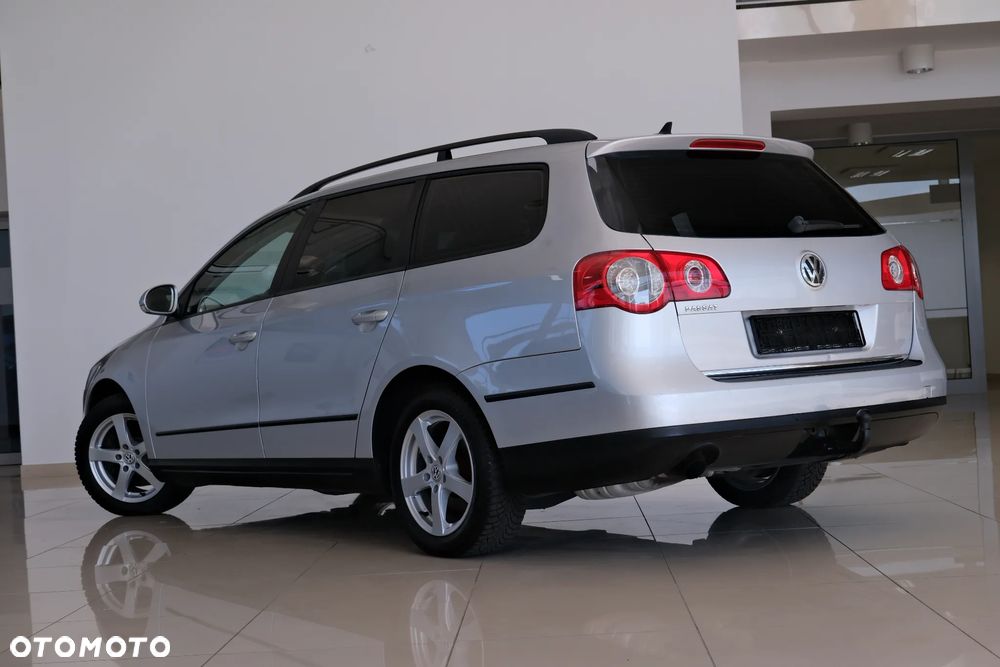 Volkswagen Passat - 11