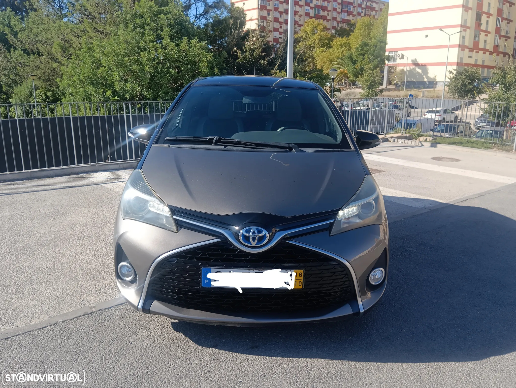 Toyota Yaris 1.5 HSD Square Collec.Bronze - 2