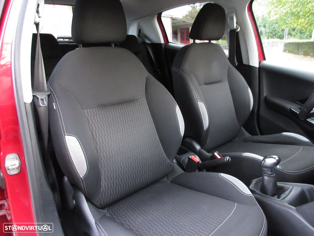 Peugeot 208 1.2 VTi SE Style - 26