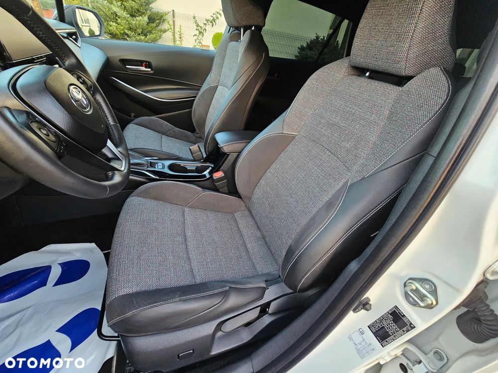 Toyota Corolla 2.0 Hybrid Style - 18