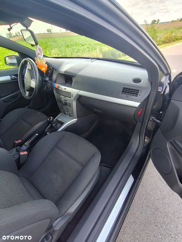 Opel Astra 1.6 Sport - 12