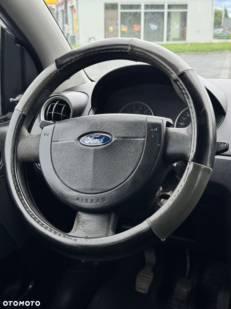Ford Fiesta 1.3 Ambiente - 9