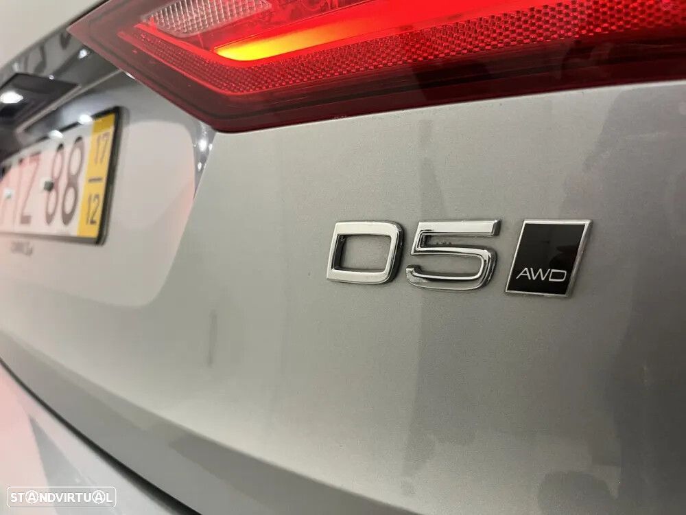 Volvo V90 2.0 D5 Momentum AWD Geartronic - 8