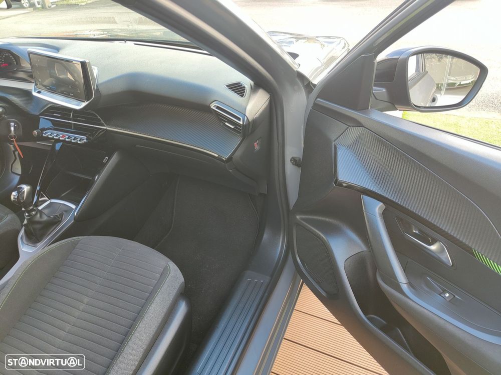 Peugeot 2008 1.2 PureTech Active Pack - 26