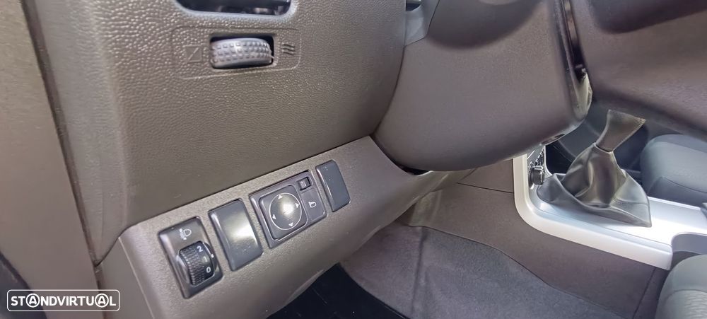 Nissan Navara 2.5 dCi KC SE 4WD - 22