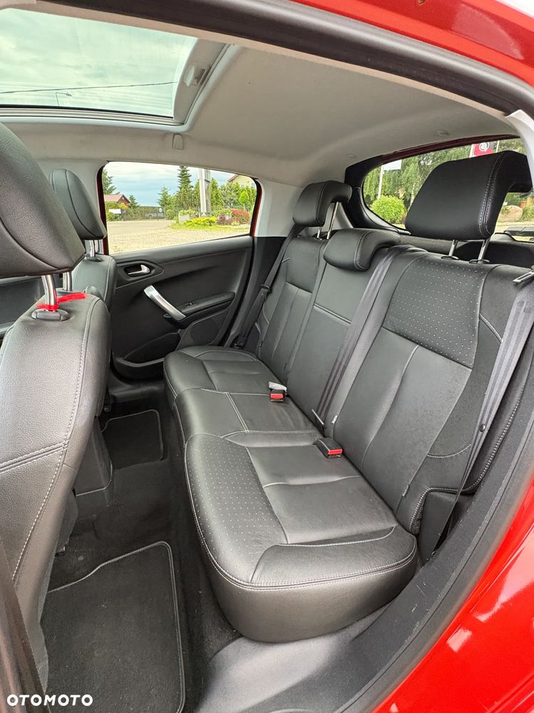 Peugeot 208 1.2 PureTech Allure - 12