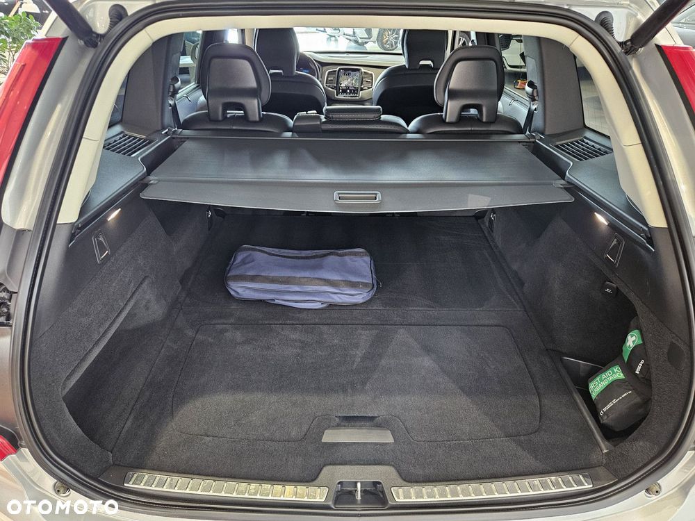 Volvo XC 90 - 29